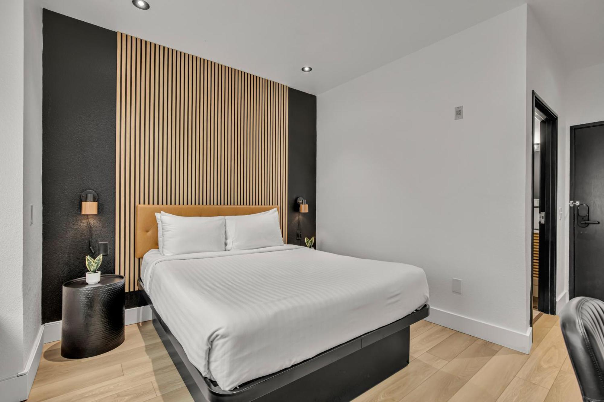 The Block Hotel Bentonville Exterior photo