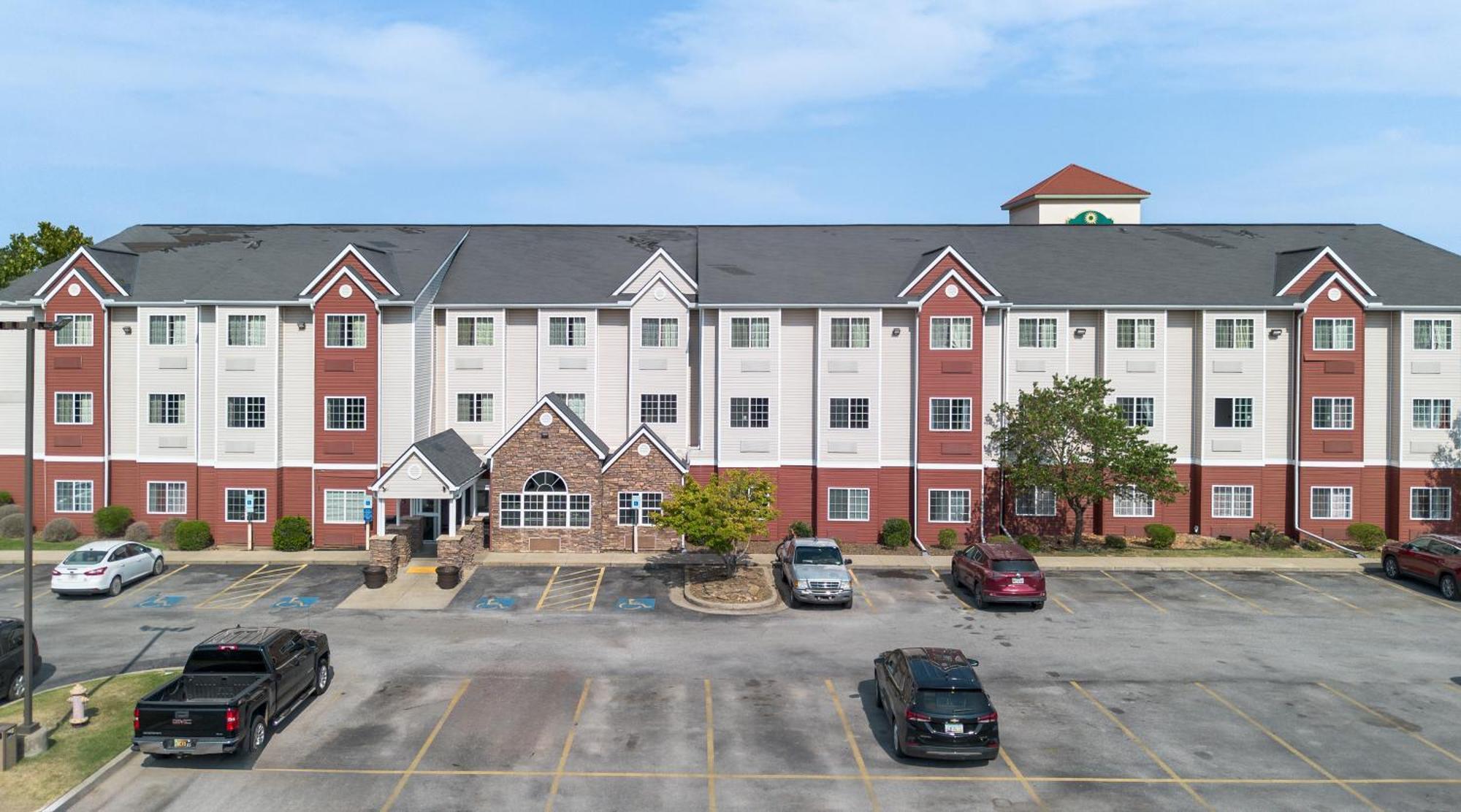 The Block Hotel Bentonville Exterior photo