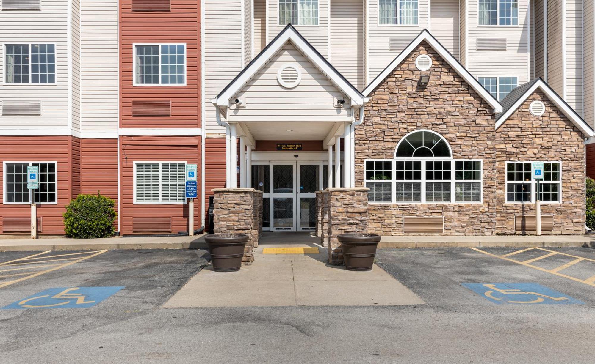 The Block Hotel Bentonville Exterior photo