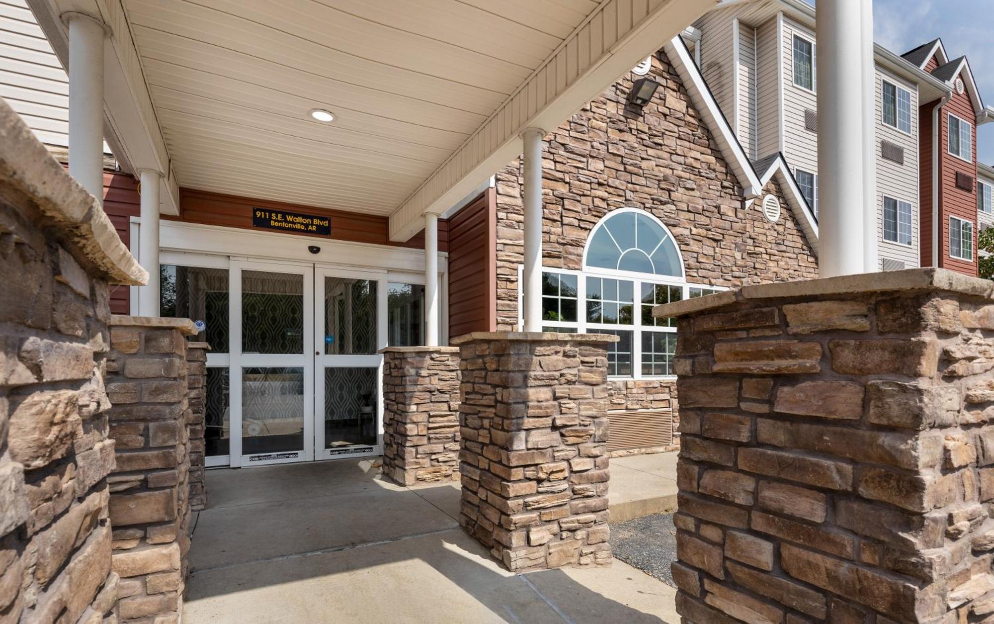 The Block Hotel Bentonville Exterior photo