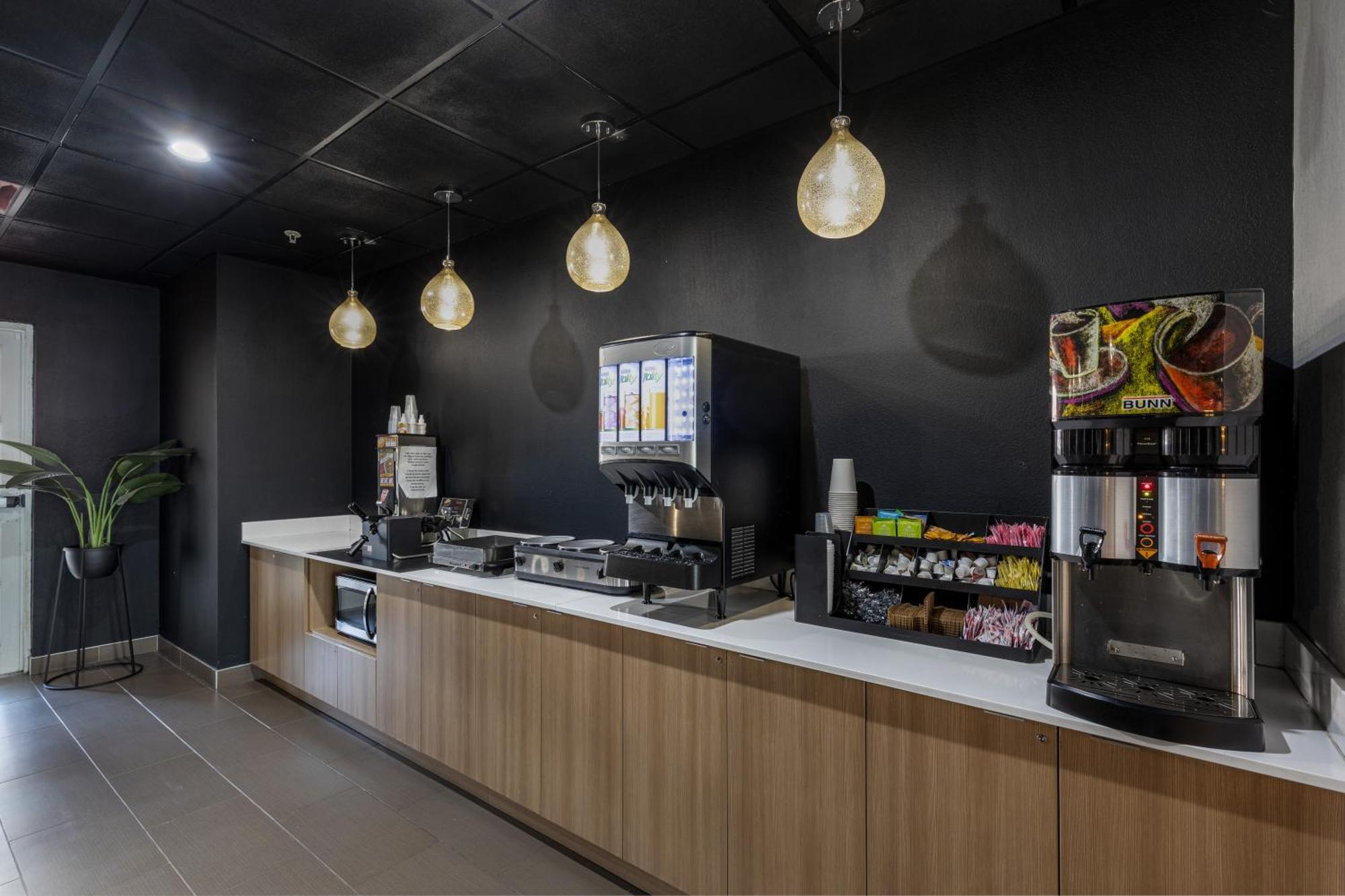 The Block Hotel Bentonville Exterior photo