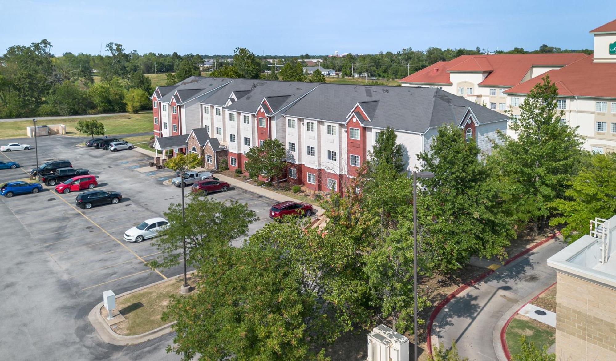 The Block Hotel Bentonville Exterior photo